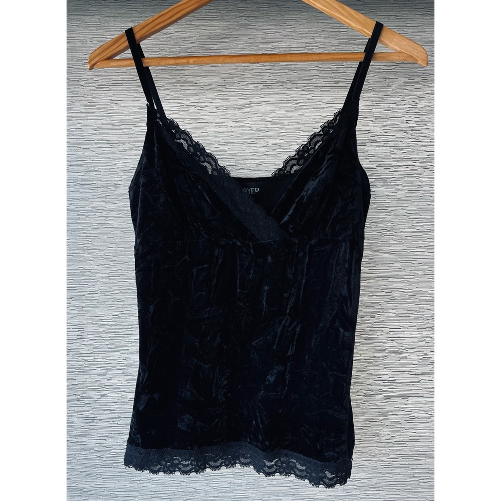 A. Byer Black Crinkle Velvet Camisole Top NWOT🖤